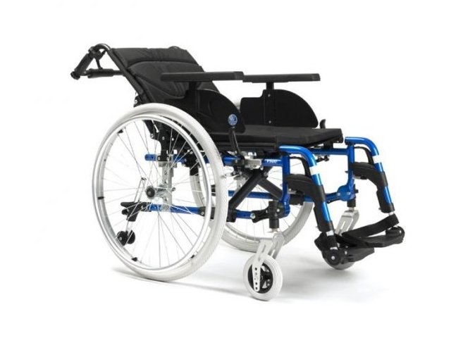 silla de Ruedas Reclinable en aluminio Ultraliviana 